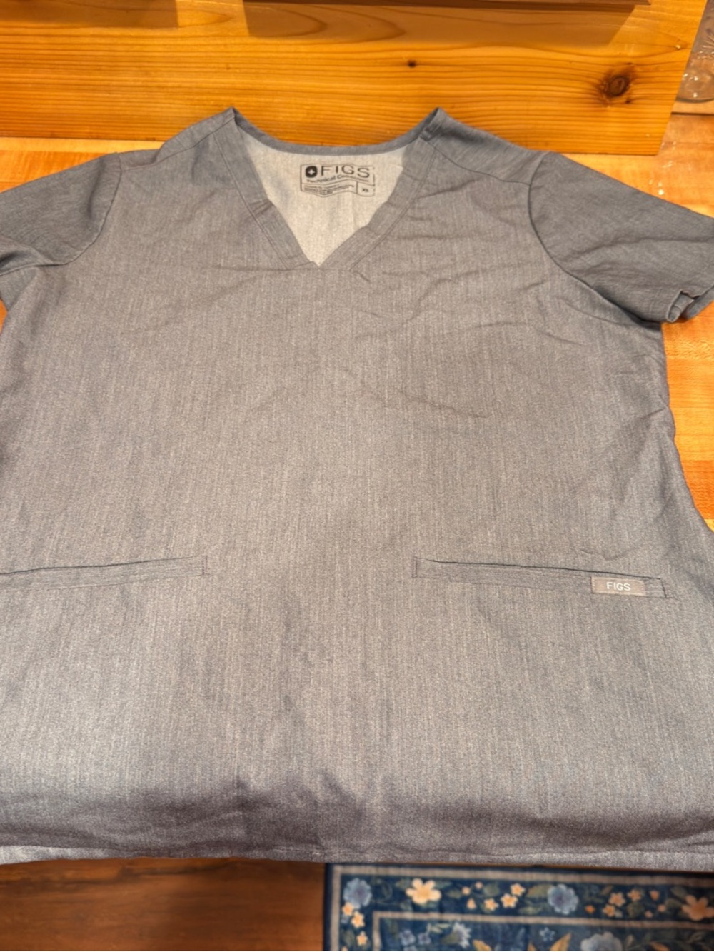 FIGS Women's V-Neck Scrub Top in Heathered Slate Xtra Small